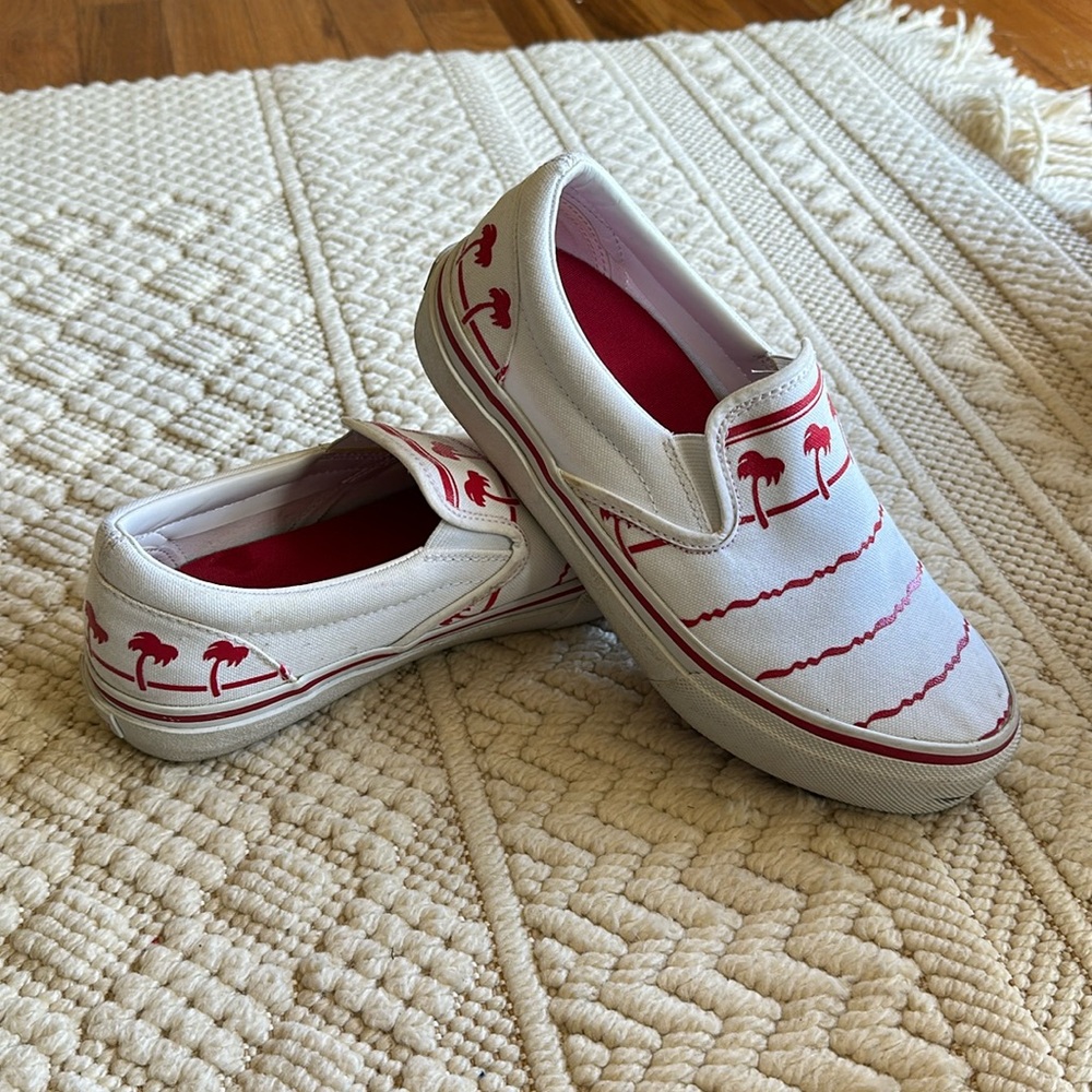 In-n-out drink cup slip on shoes